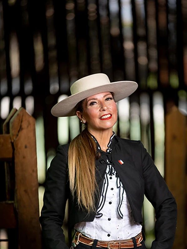 La Huasa Fit · Influencer Folclórica · Colina